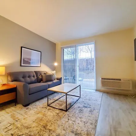 Landing Modern Apartment With Amazing Amenities